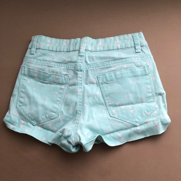 Sale! 2/$15 Pretty summer jean shorts by Bluenotes - Picture 2 of 2